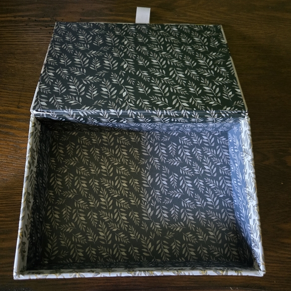 Floral Storage Box - Picture 3 of 9